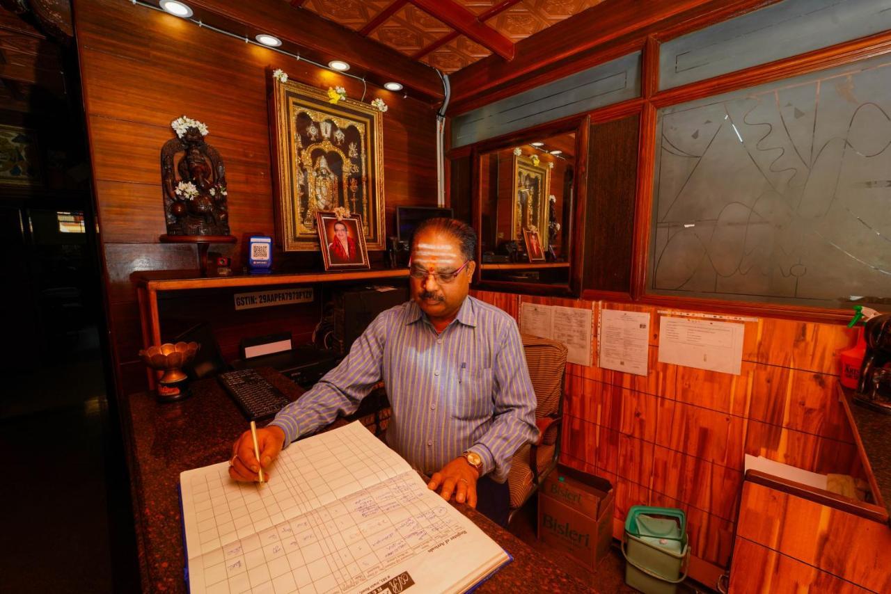 Amogha Residency Hotel Mysore Buitenkant foto