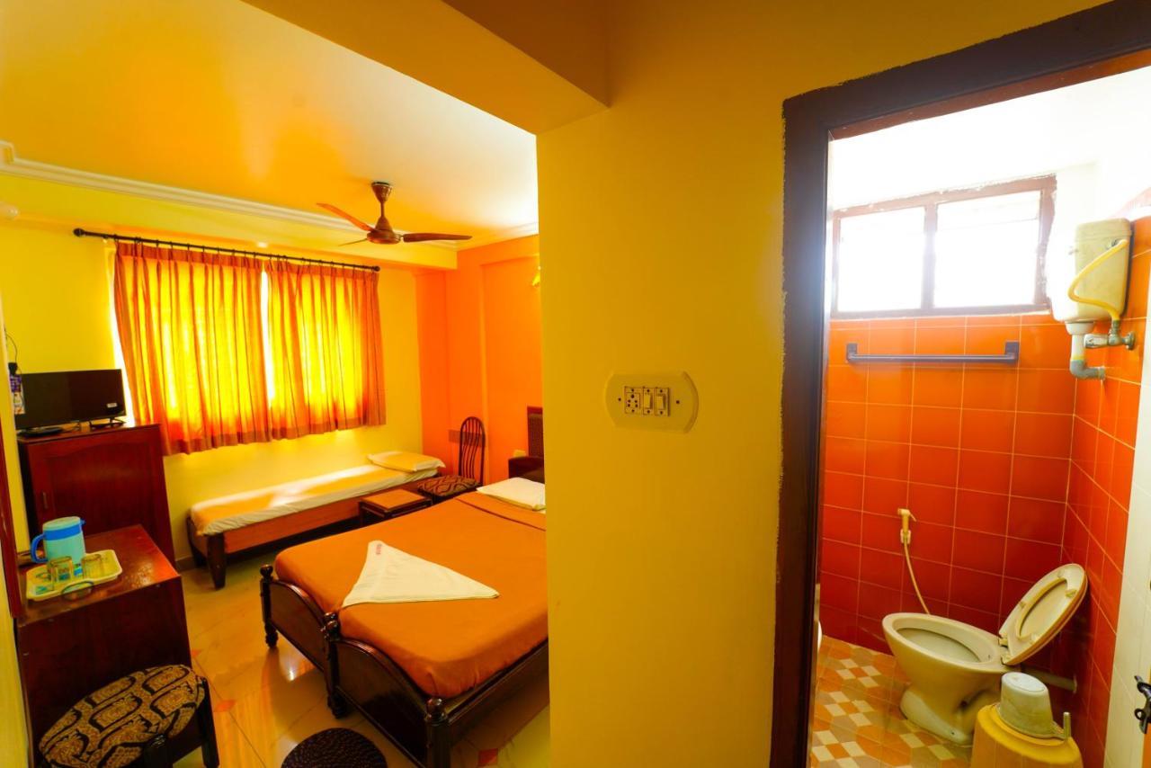 Amogha Residency Hotel Mysore Buitenkant foto