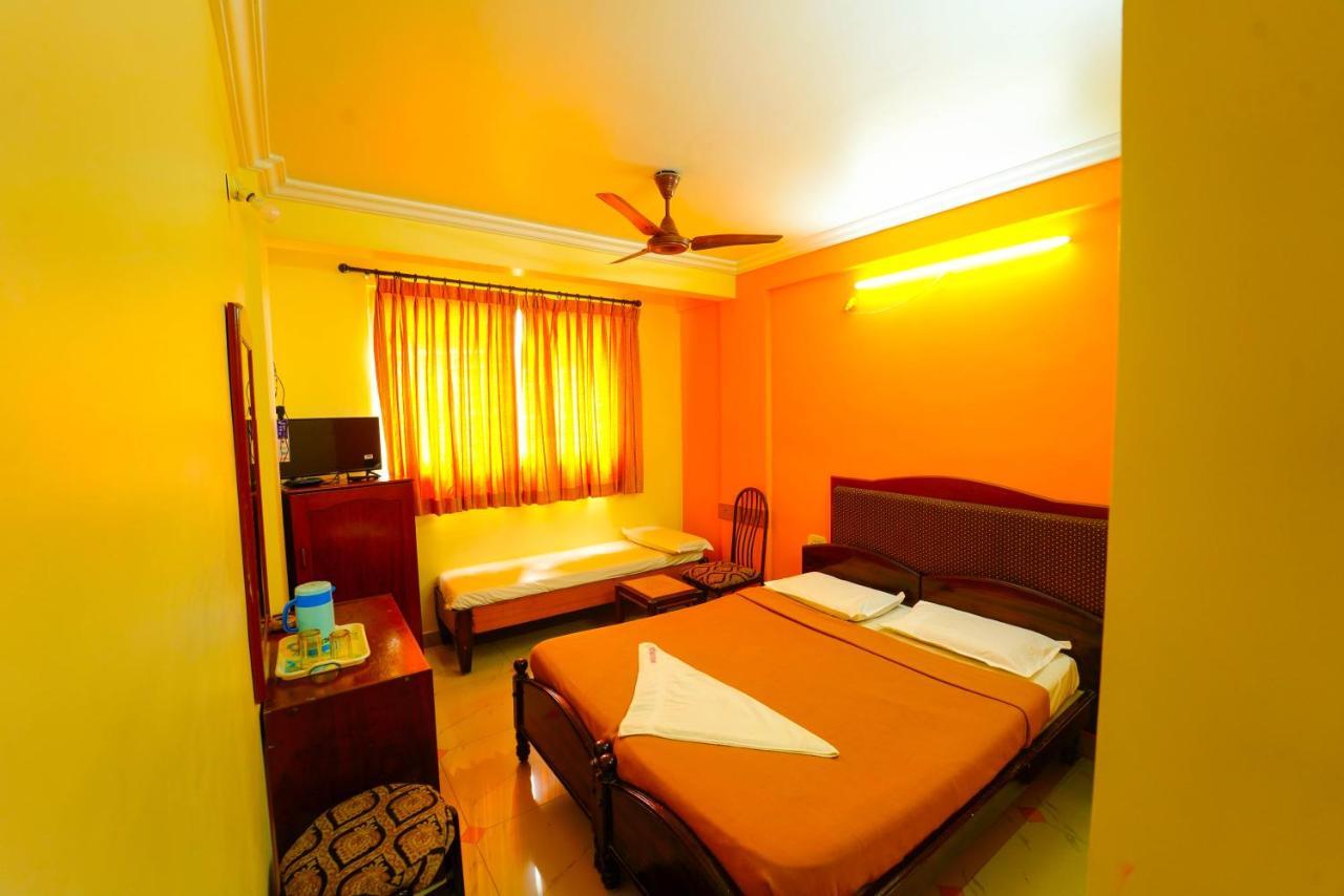 Amogha Residency Hotel Mysore Buitenkant foto