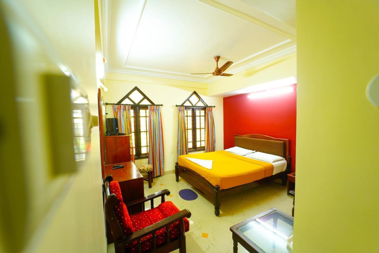 Amogha Residency Hotel Mysore Buitenkant foto