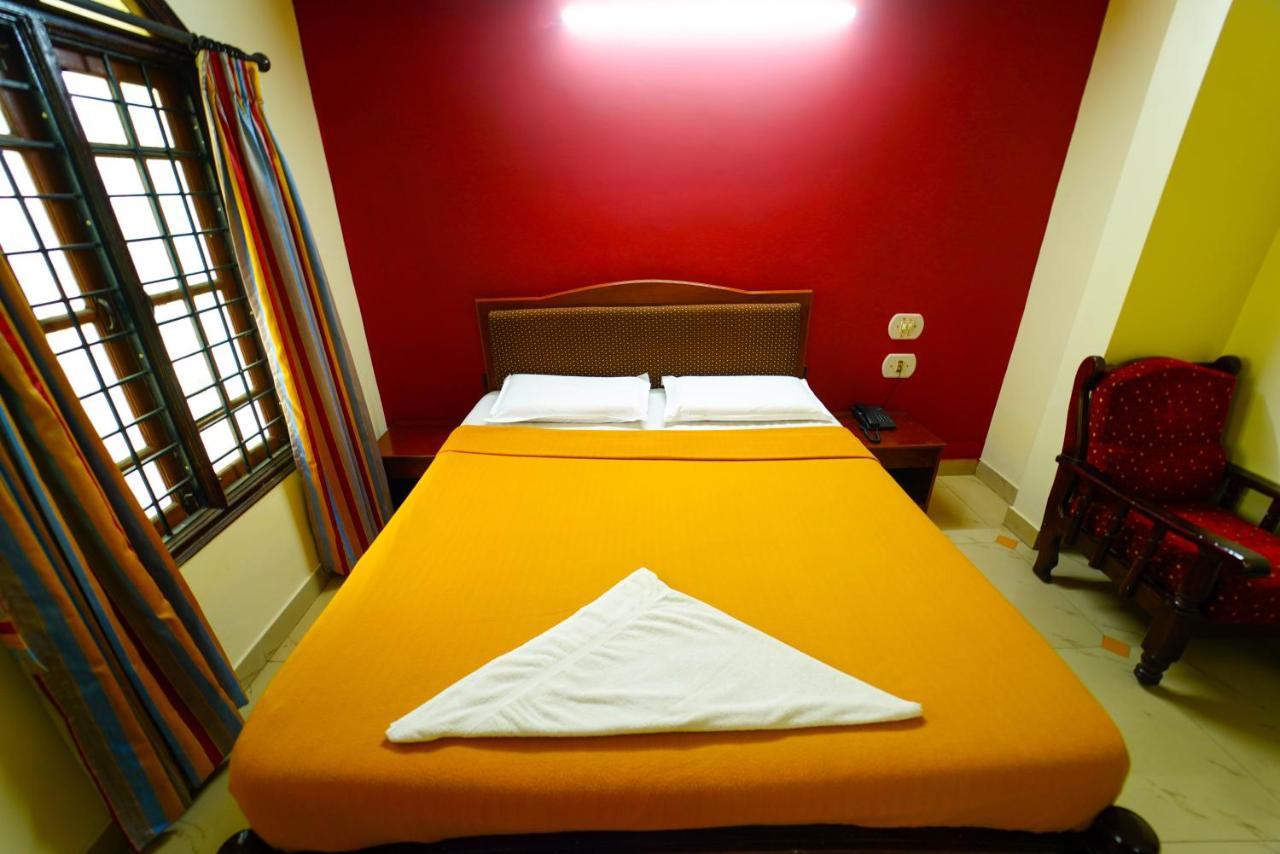 Amogha Residency Hotel Mysore Buitenkant foto